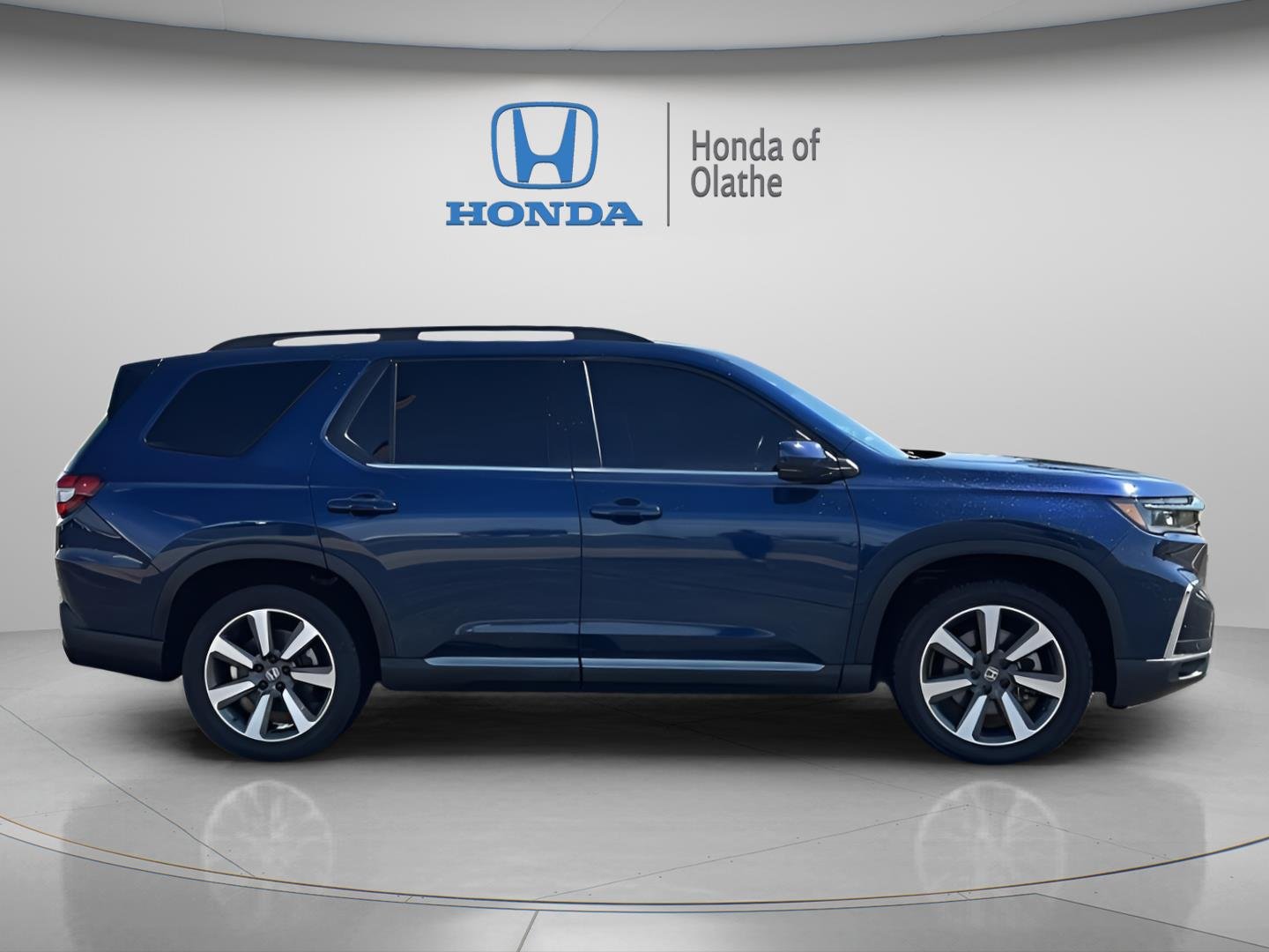 Certified 2023 Honda Pilot Touring with VIN 5FNYG1H71PB034711 for sale in Kansas City