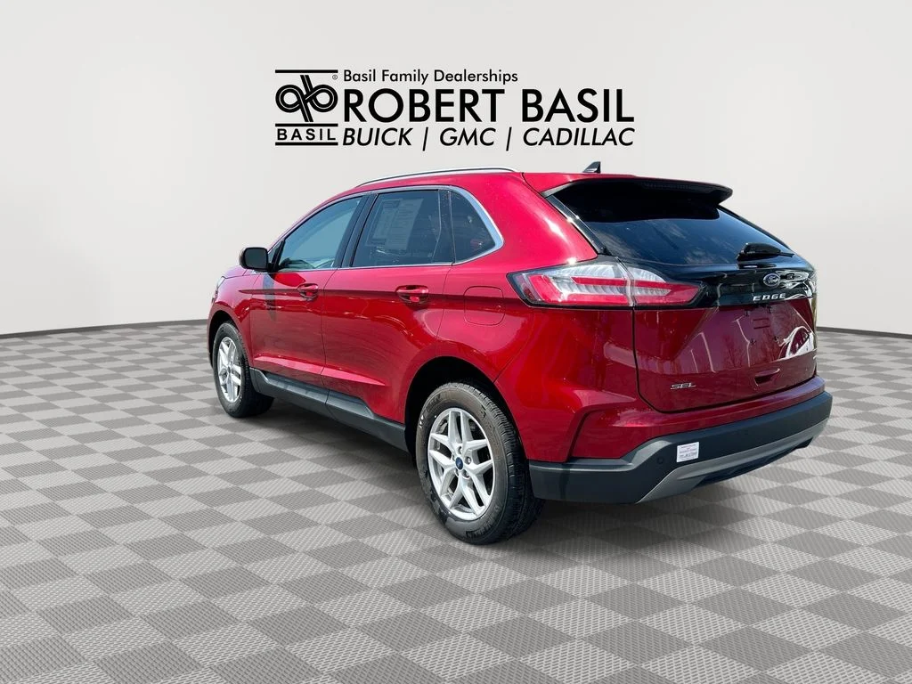 Used 2022 Red Ford SEL image 6
