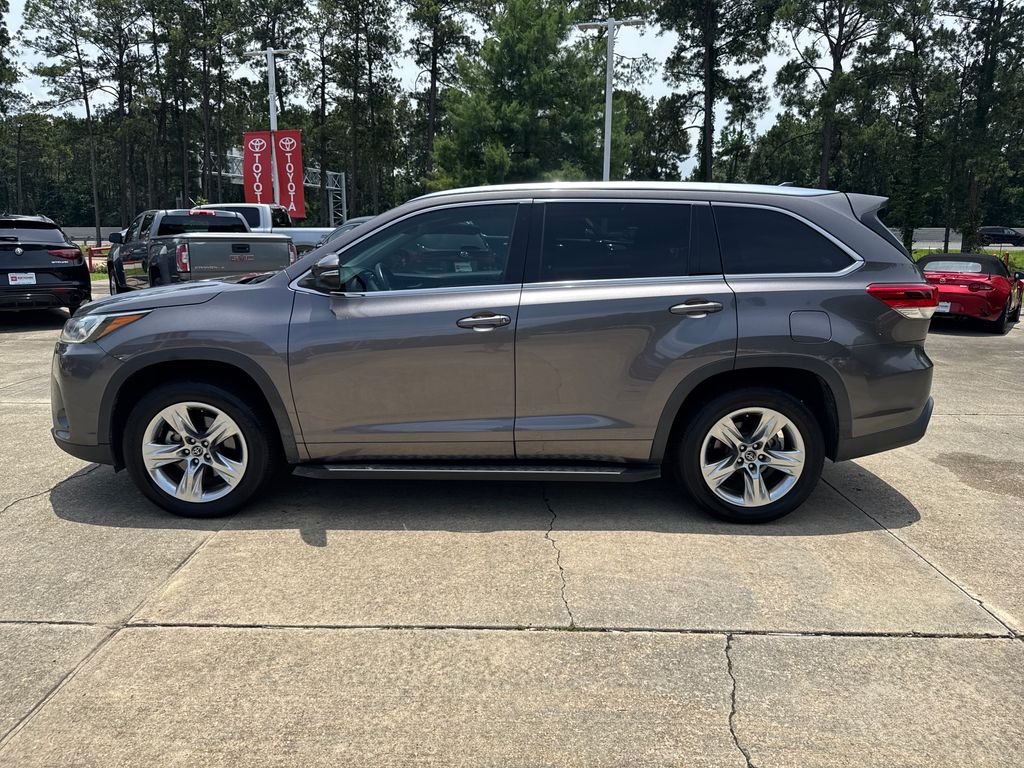 Used 2018 Gray Toyota Limited image 2