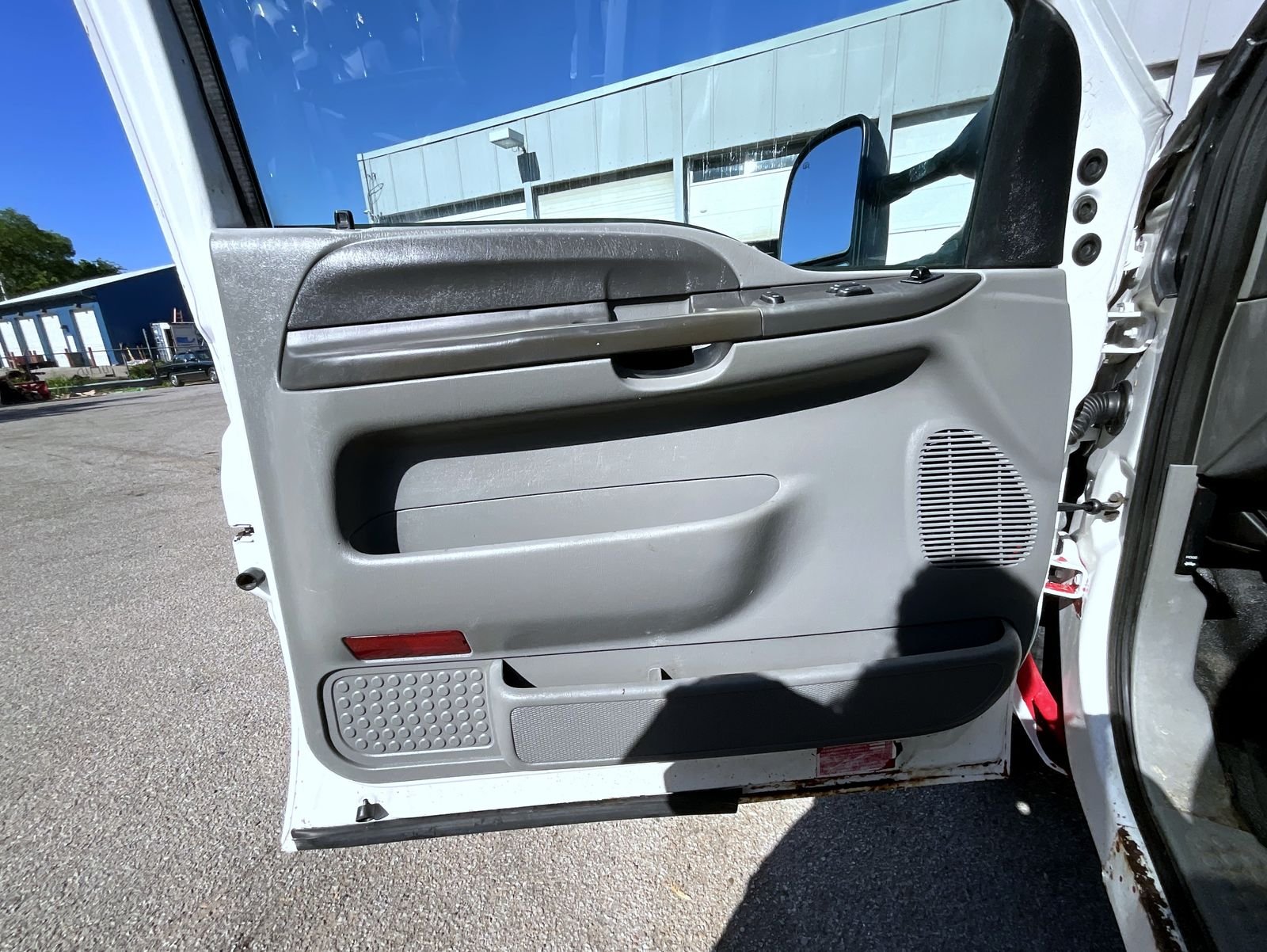2004 Ford F-550 - Photo 9