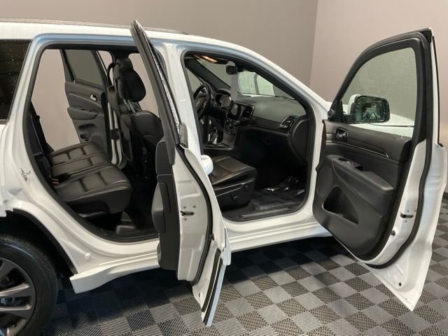 Used 2019 Bright White Clearcoat Jeep High Altitude image 16