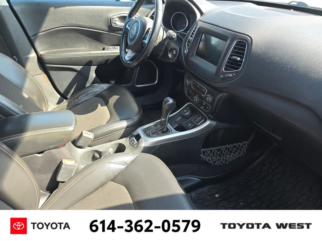 Used 2021 Black Jeep Latitude image 12