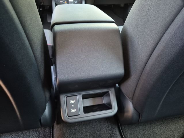 New 2026 Snow White Pearl Kia LXS image 23