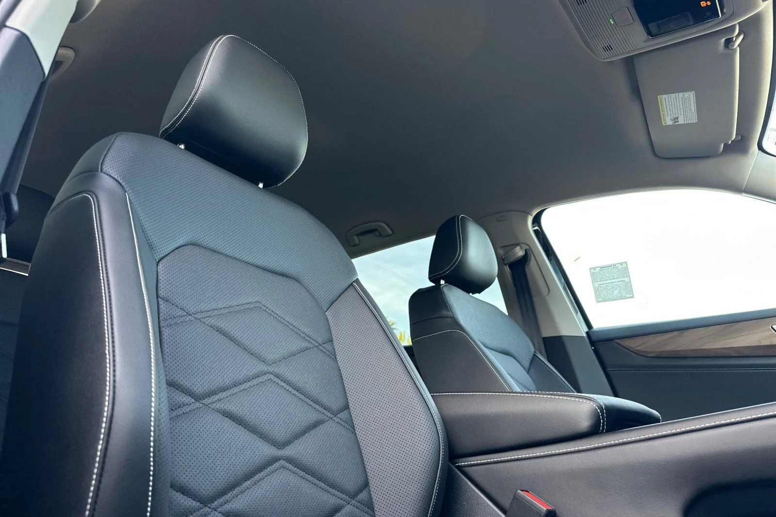 New 2026 Black Volkswagen 2.0T SE w/Technology image 16