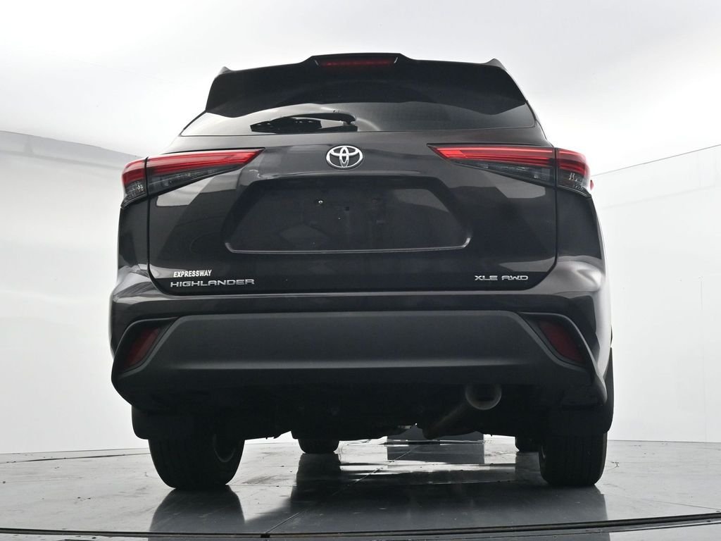 2021 Toyota Highlander XLE - Photo 21