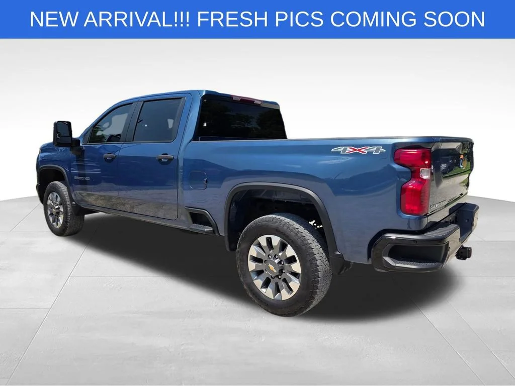 Used 2025 Lakeshore Blue Metallic Chevrolet Custom image 5