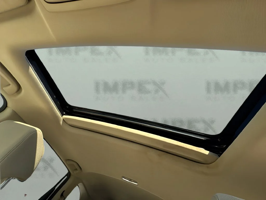 Used 2022 White Honda EX image 11