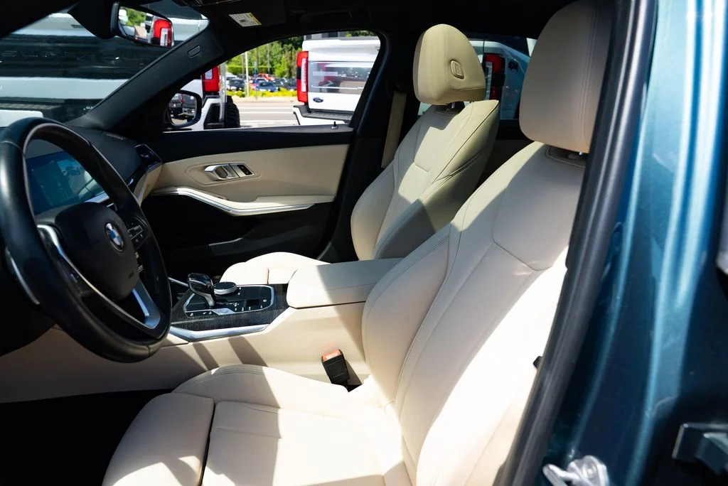 Used 2020 Blue BMW 330i image 17