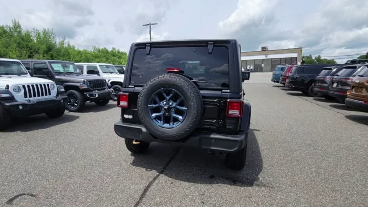 New 2026 Black Clear-Coat Exterior Paint Jeep 85th Anniversary image 7