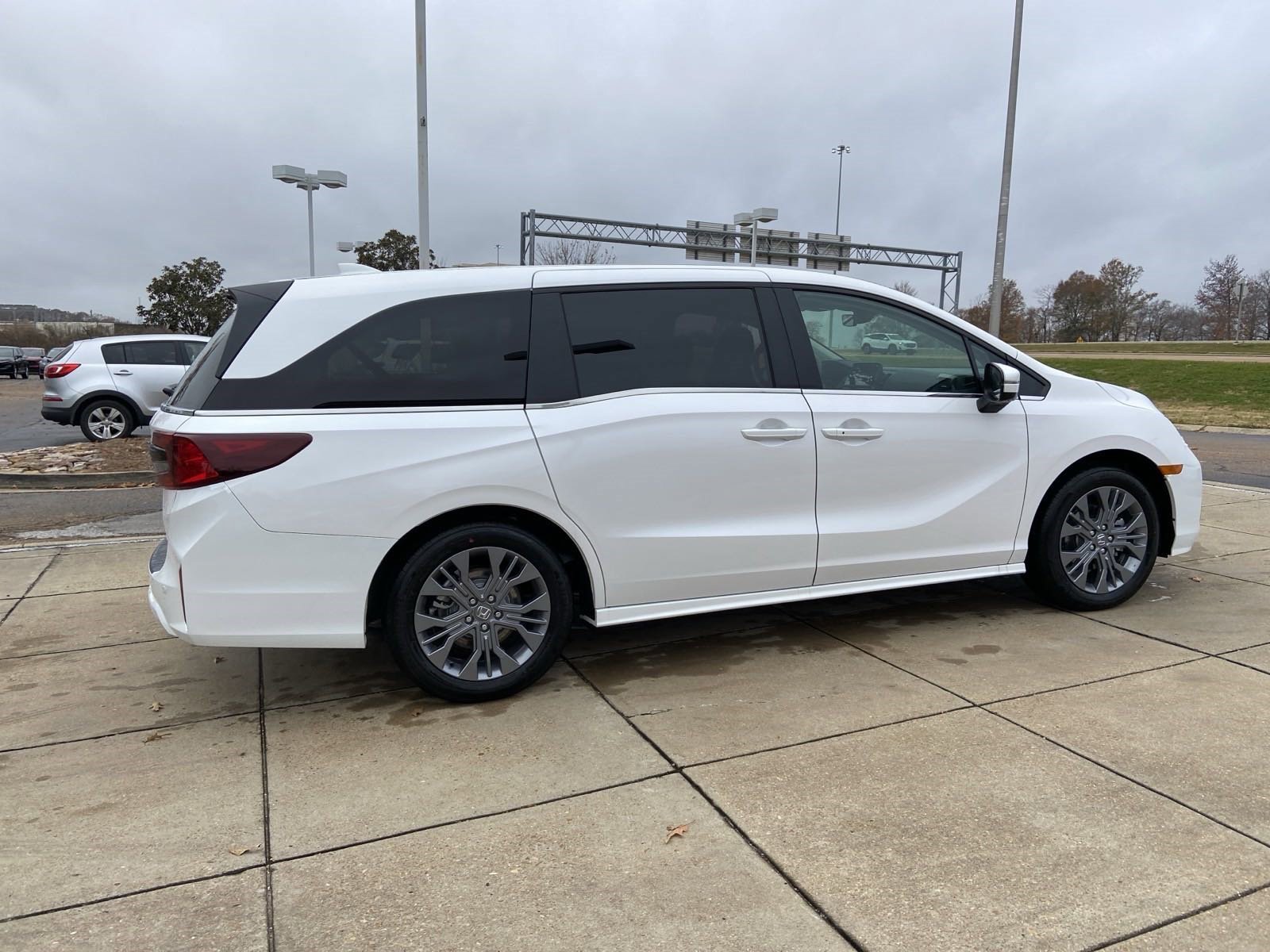 New 2026 Platinum White Pearl Honda Touring image 11