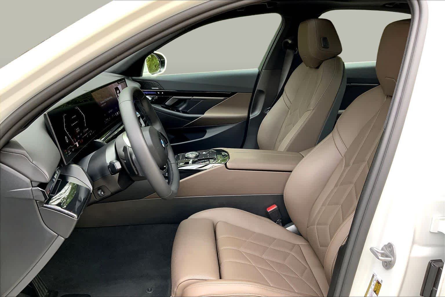 Used 2026 Mineral White Metallic BMW 530i xDrive image 8
