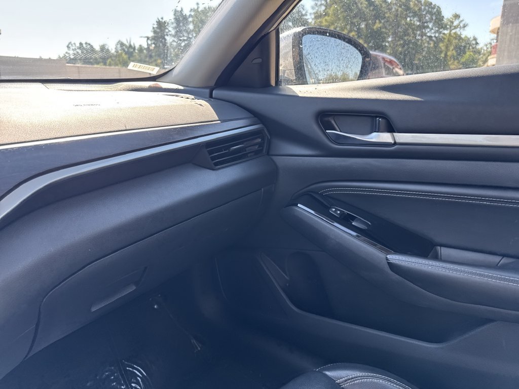Used 2023 Silver Nissan 2.5 SL image 19