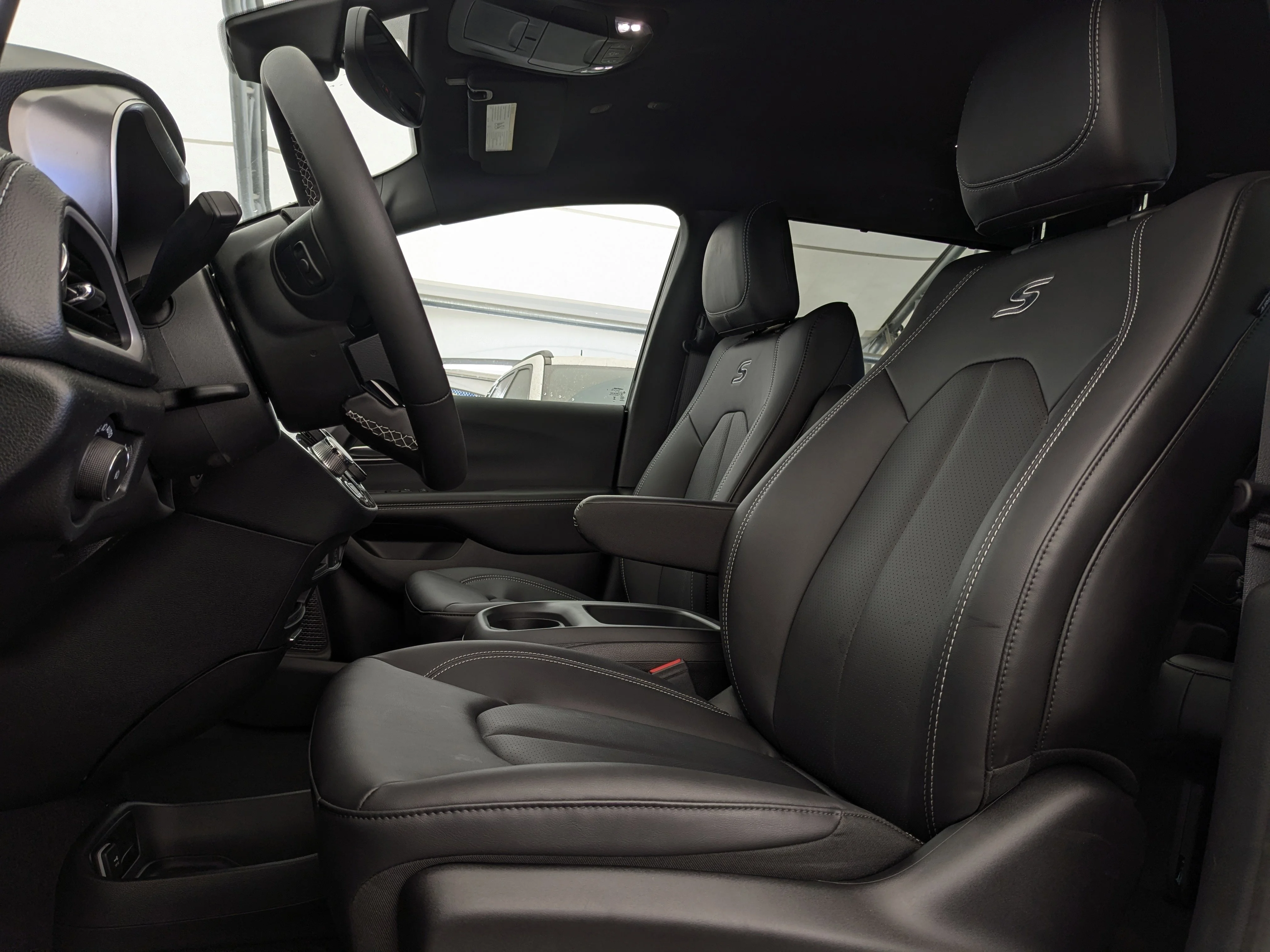 New 2026 Black Chrysler Select AWD - - 3.6L Pentastar VVT V6 - S Appearance Pkg w/ 20 Whls - Safety Sphere w/ 360 Camera & image 14