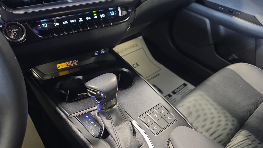 Certified Used 2023  Lexus 250h Premium image 27