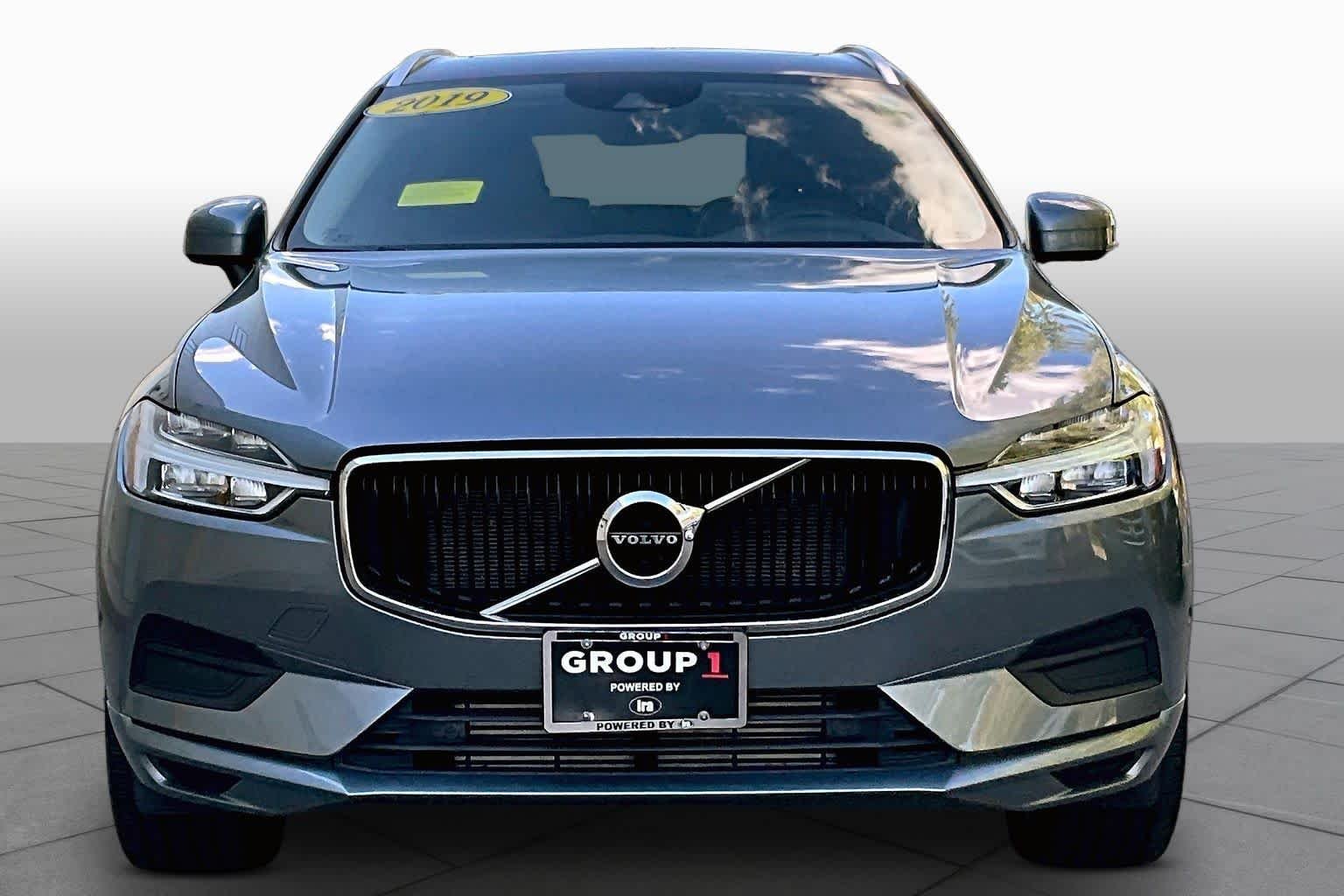 Pre-Owned 2019 Volvo XC60 Momentum