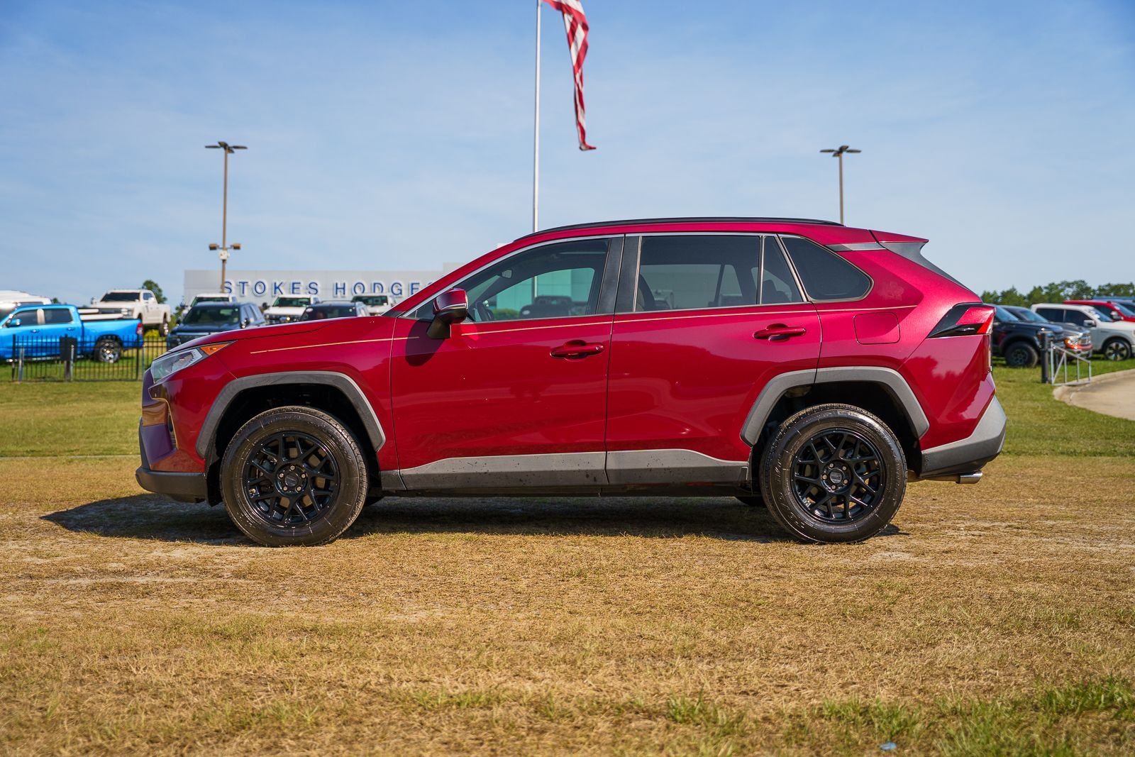 Used 2019 Red Toyota XLE image 3