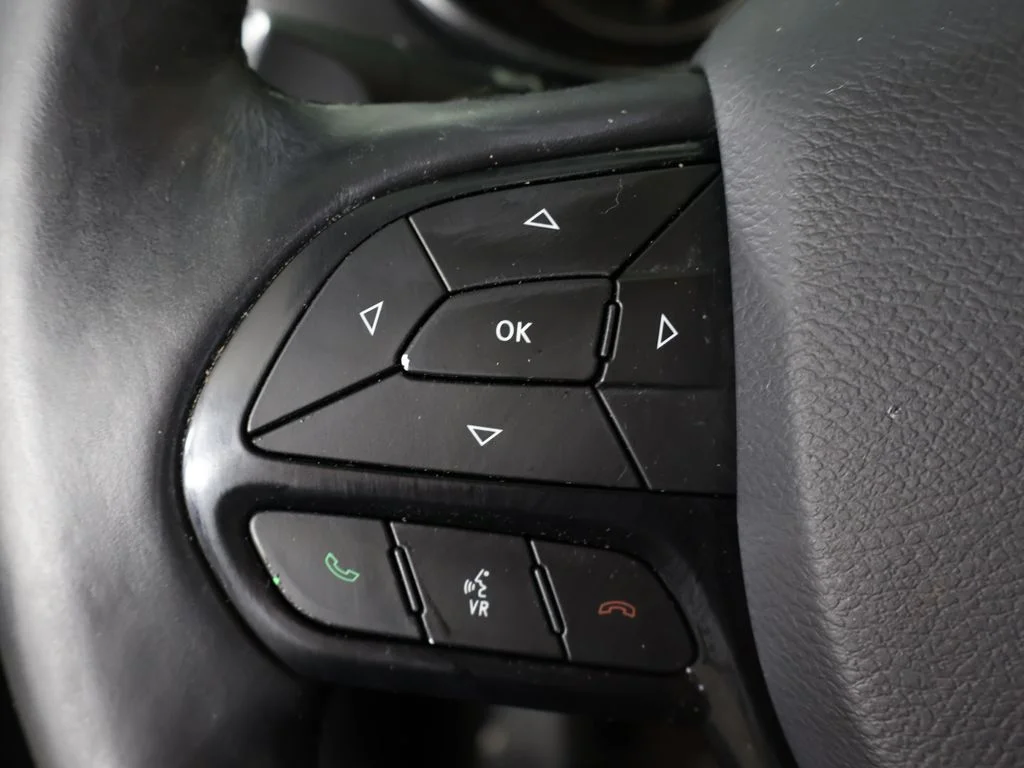 Used 2019 Gray Jeep Latitude Plus image 39