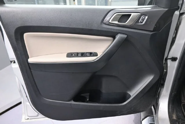 Used 2019 Silver Ford Lariat image 21