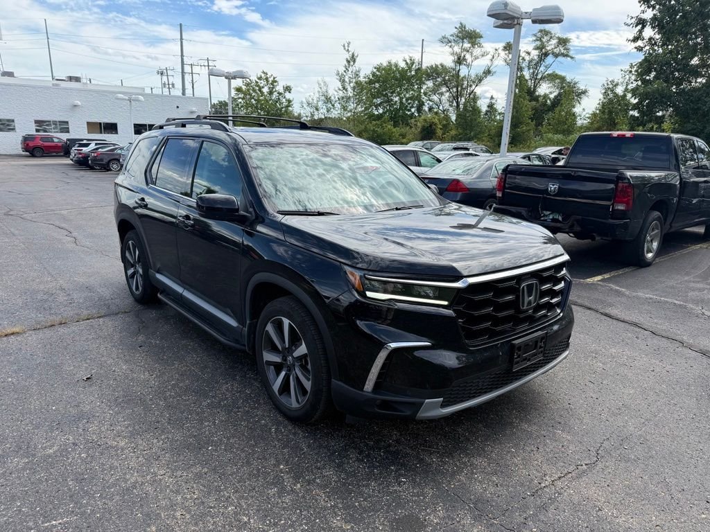 Used 2025 Black Honda Touring image 4