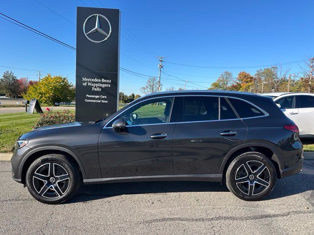 New 2027 Graphite Grey Metallic Mercedes-Benz GLC 300 image 2