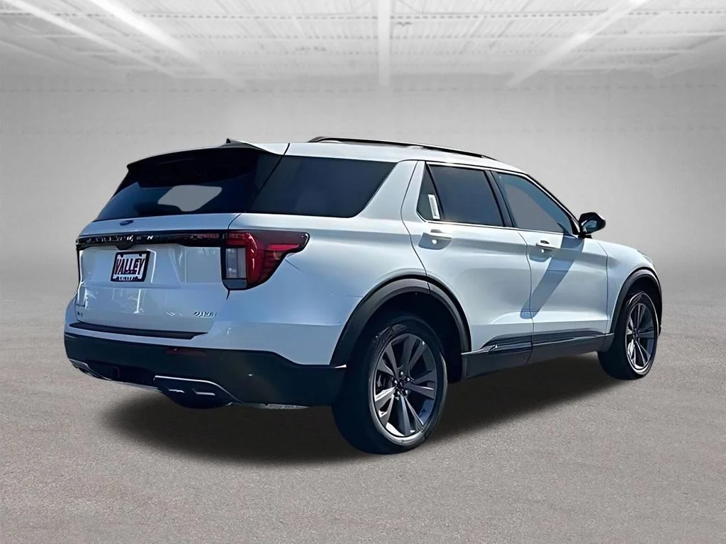 New 2026 Star White Metallic Tri-Coat Ford Active image 10