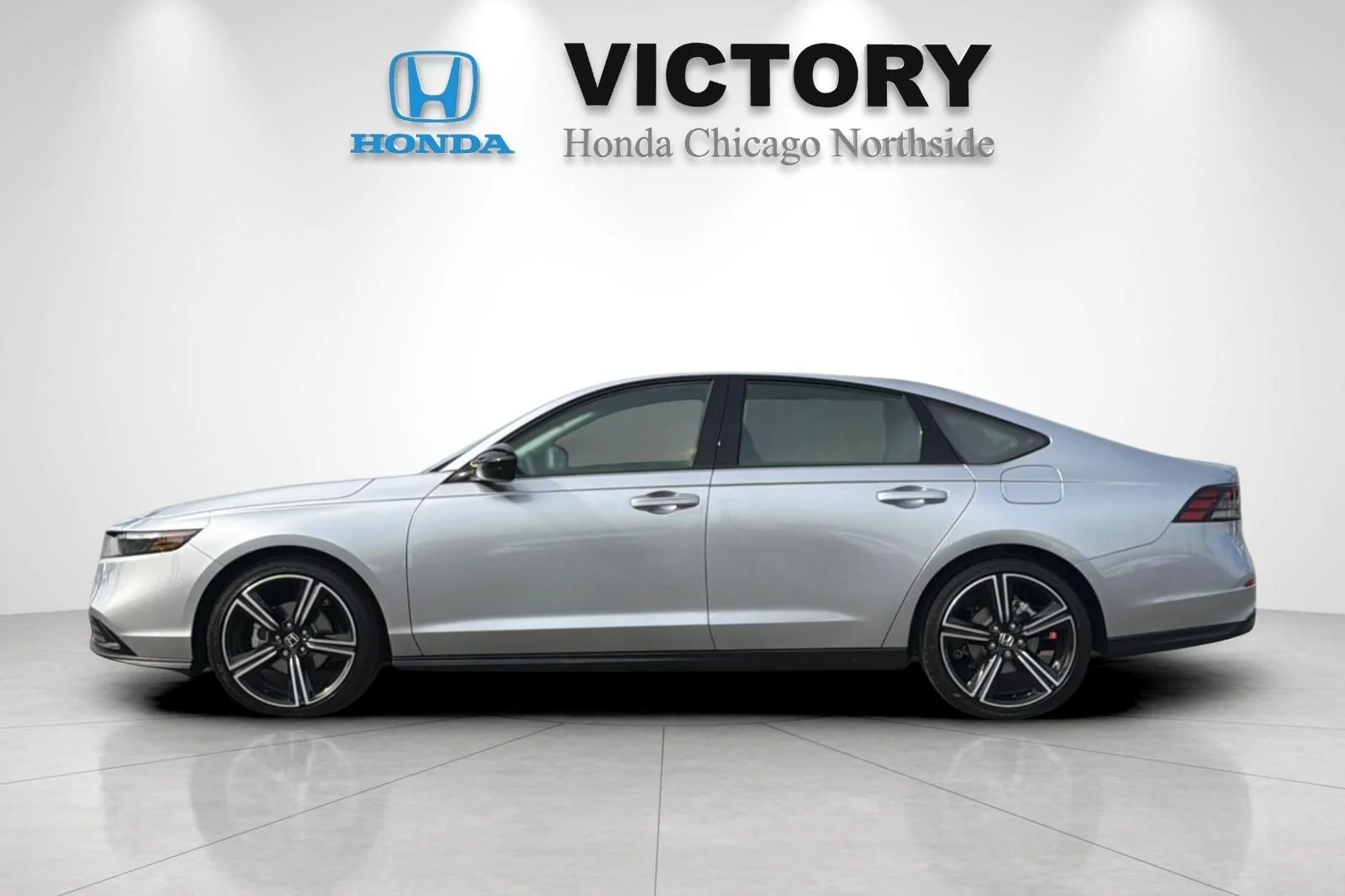 New 2026 Solar Silver Metallic Honda SE image 2