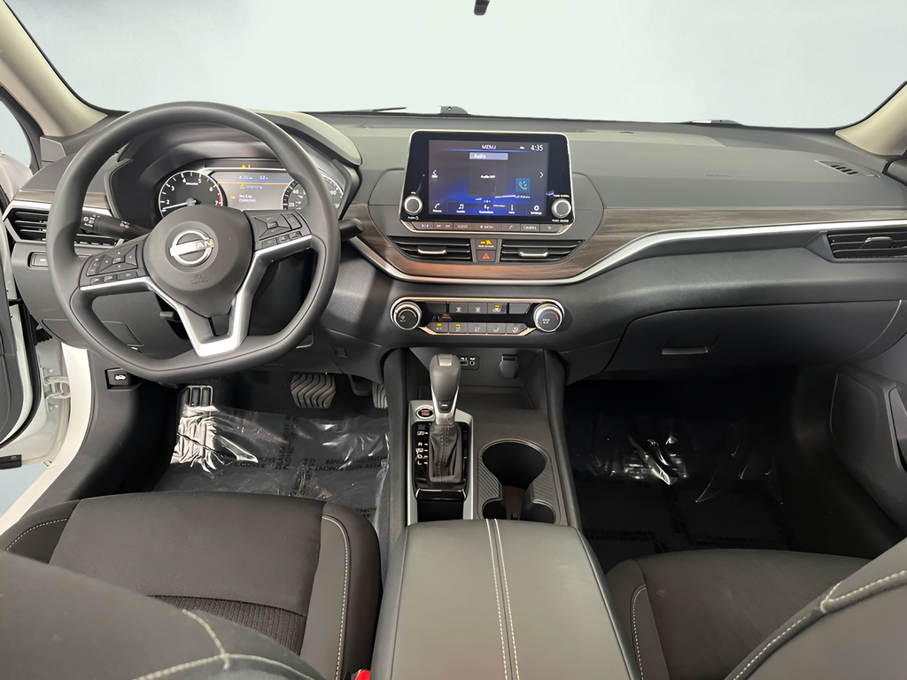 2025 Nissan Altima SV - Photo 17