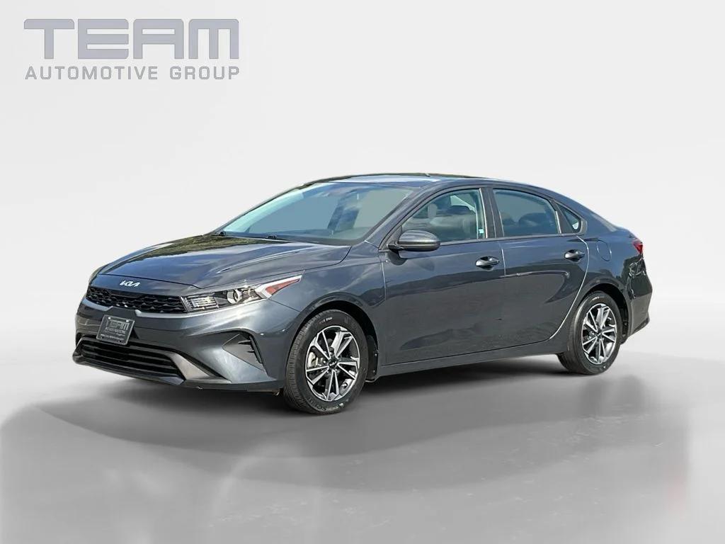 Used 2023 Gray Kia LXS image 3