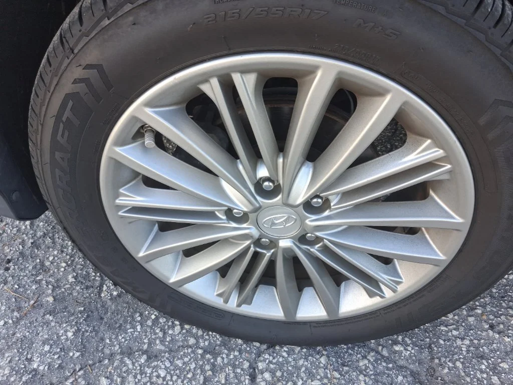 Used 2020 Black Hyundai SEL image 14