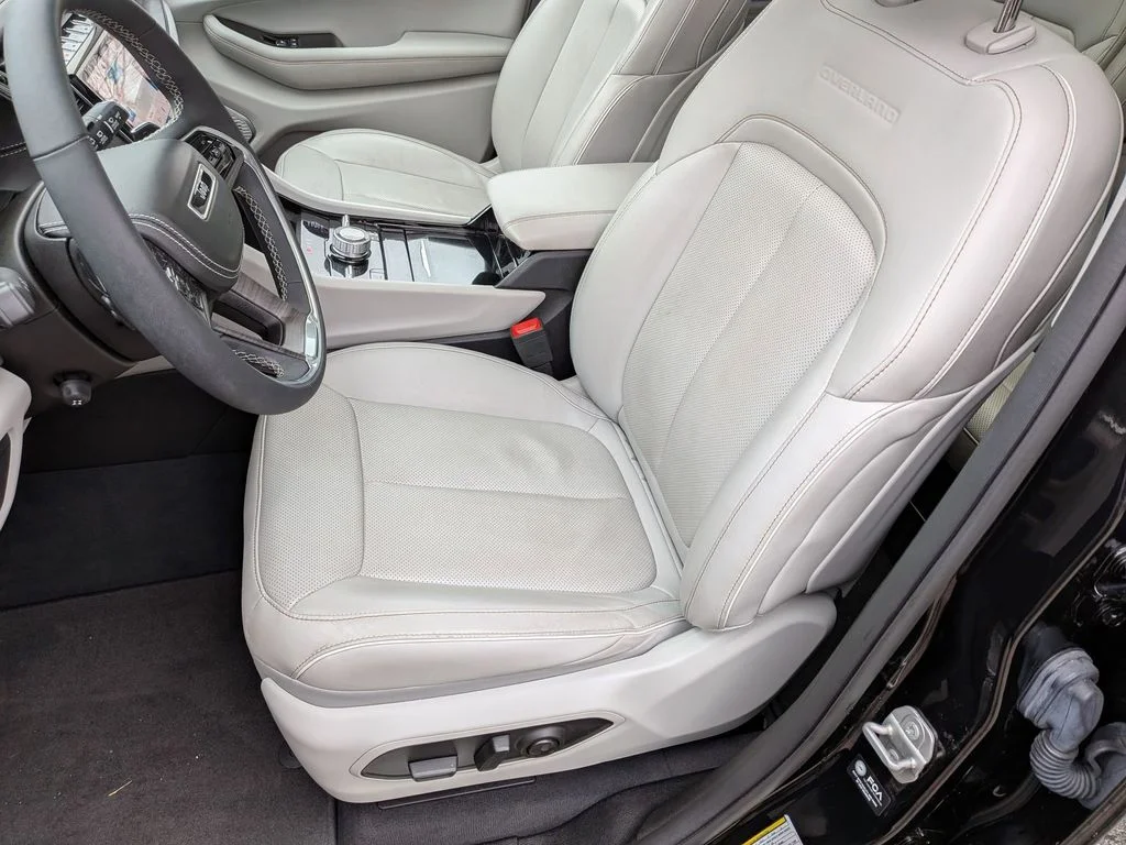 Used 2023 Black Jeep Overland image 27