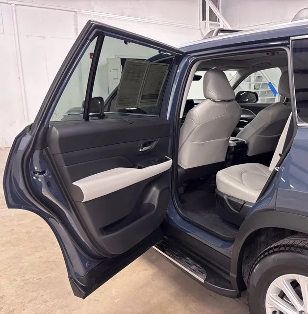 Used 2025 White Toyota XLE image 24