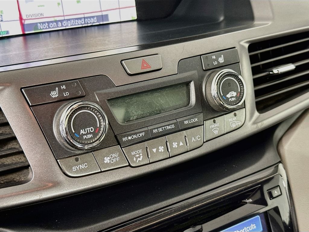 Used 2014 Obsidian Blue Pearl Honda Touring image 17