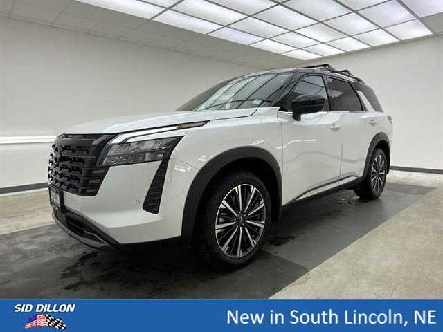 New 2026 Everest White Pearl Tricoat/Super Black Nissan Platinum image 1