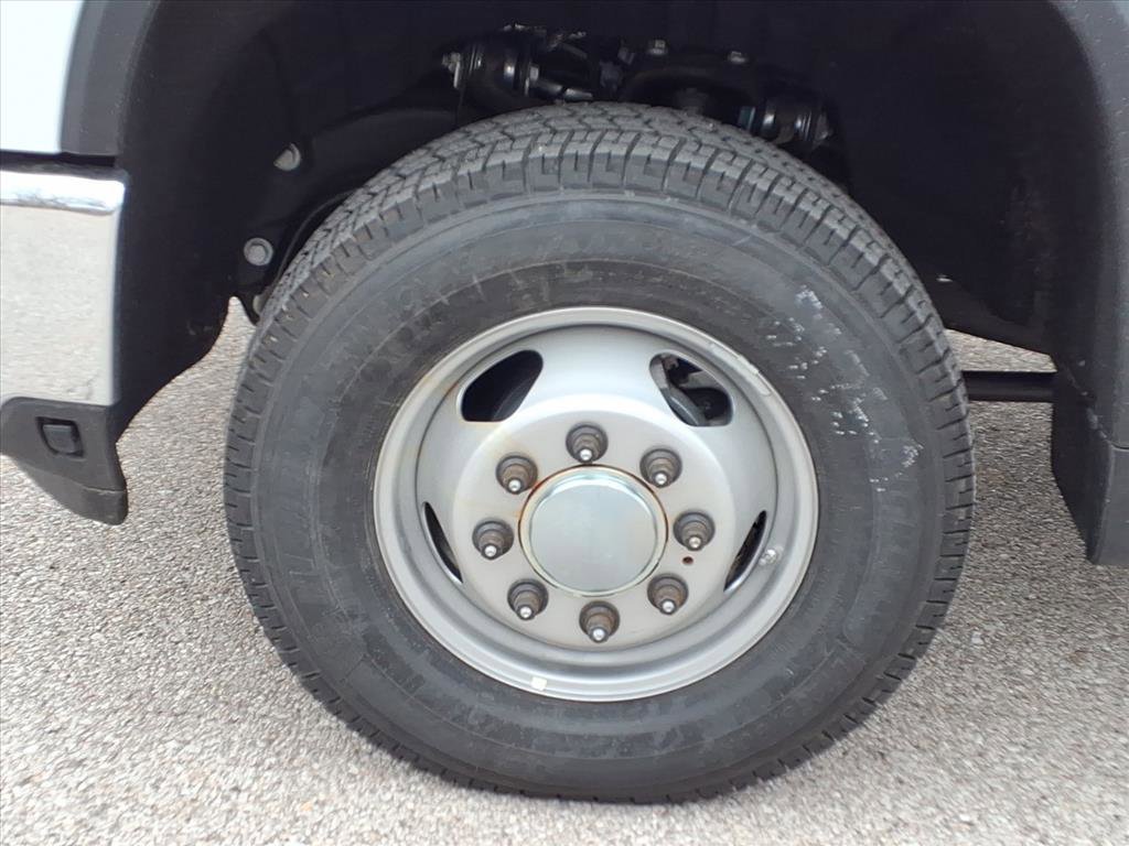 New 2025 Summit White Chevrolet Work Truck image 19