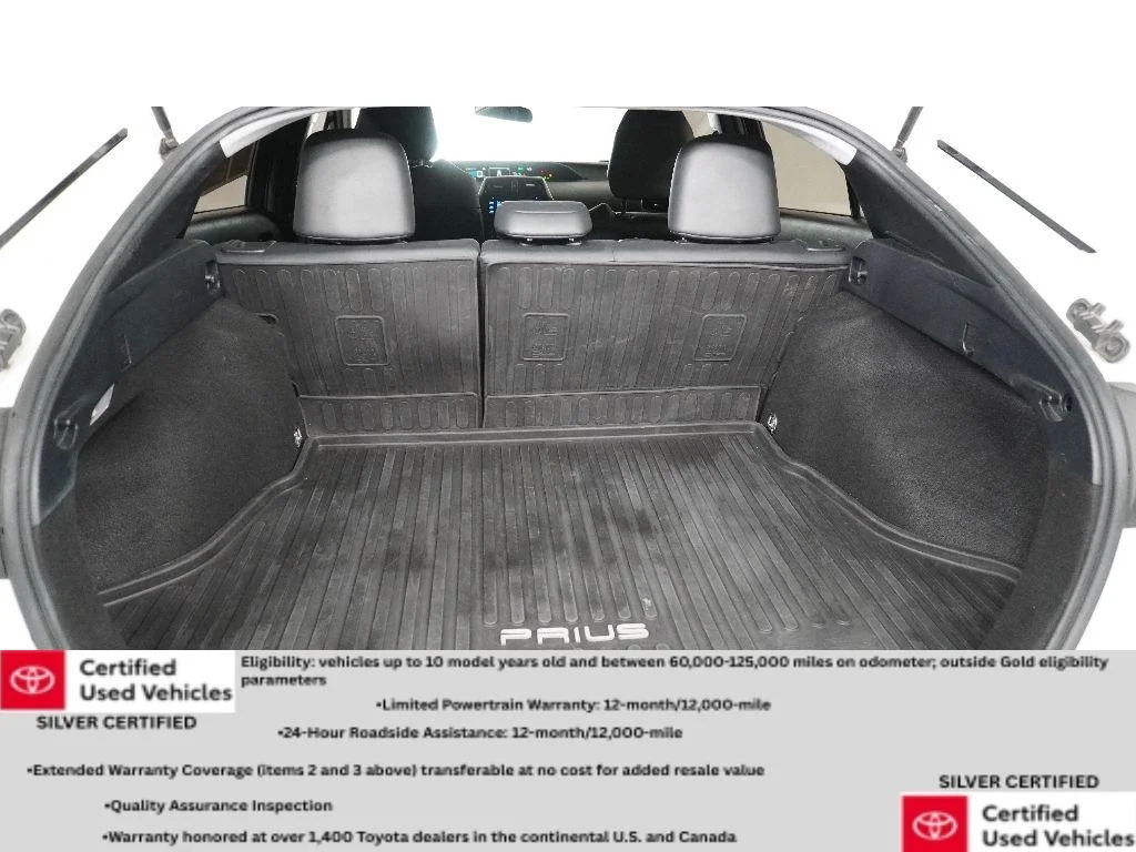 Used 2017 Blizzard Pearl Toyota Three Touring image 26