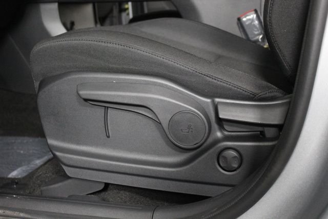 New 2026 Silver Hyundai SE image 17
