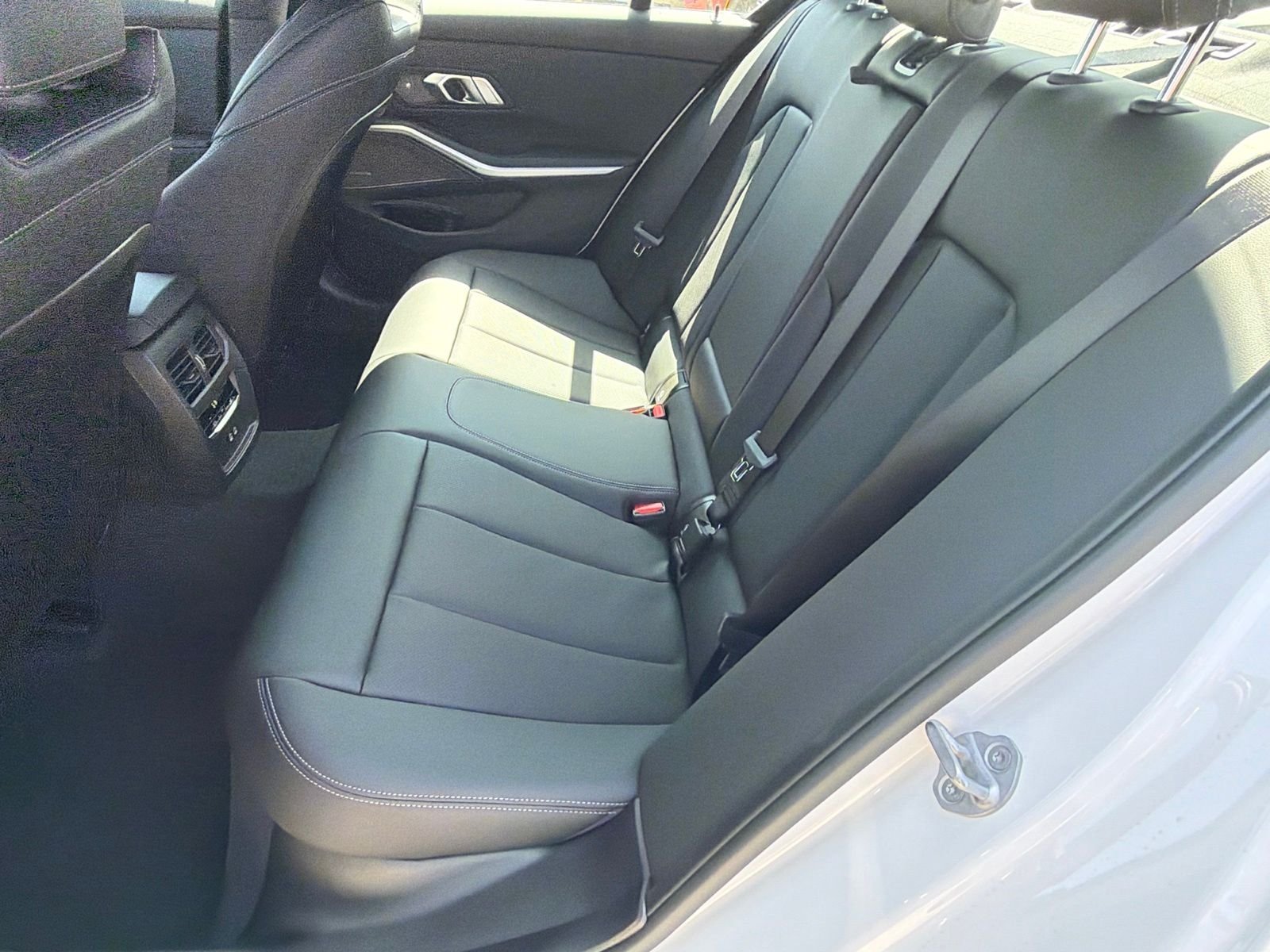 New 2026 Alpine White BMW 330i image 34