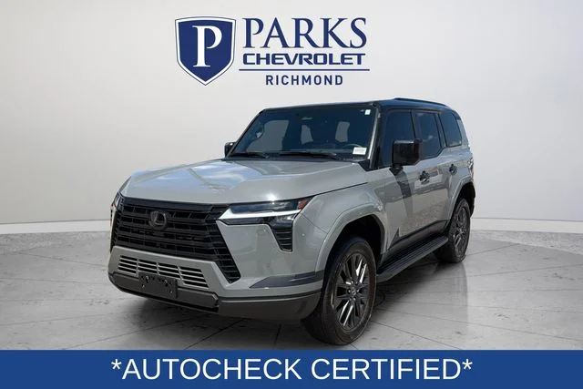 Used 2024  Lexus 550 Premium image 3
