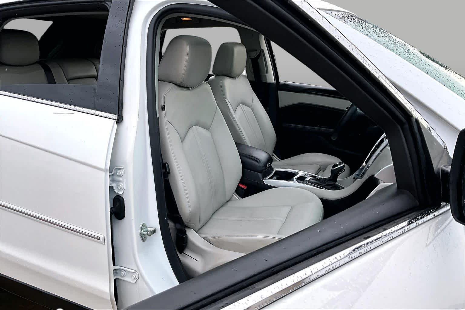Used 2016 Platinum Ice Tricoat Cadillac Luxury Collection image 9