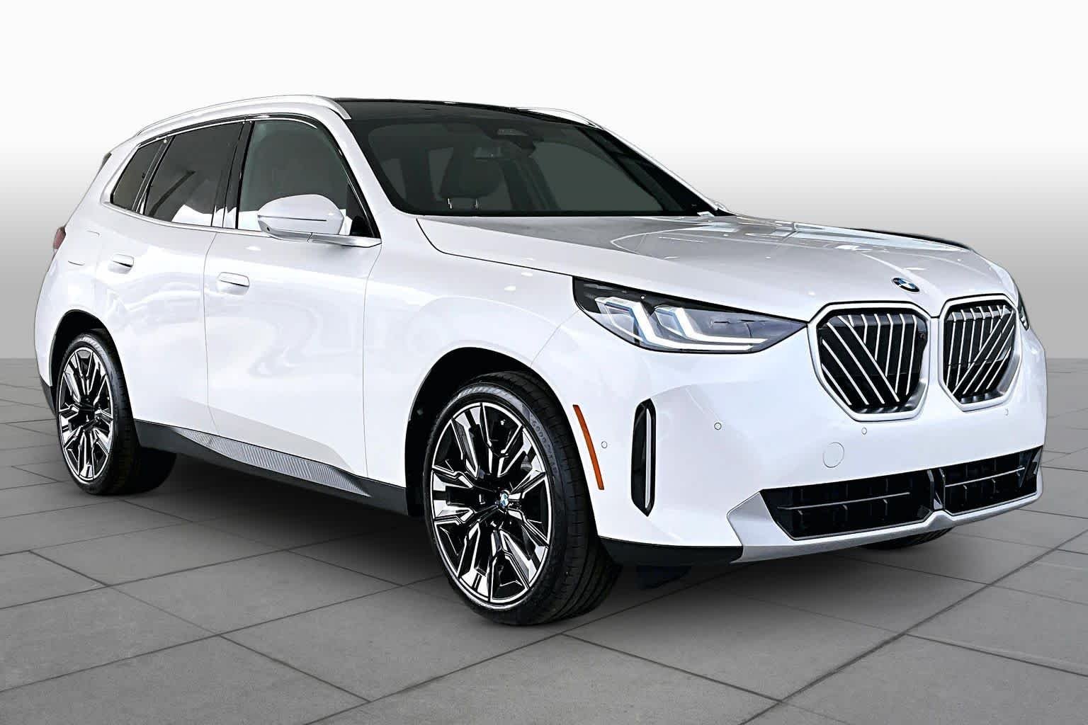 New 2026 Mineral White Metallic BMW 30 xDrive image 2