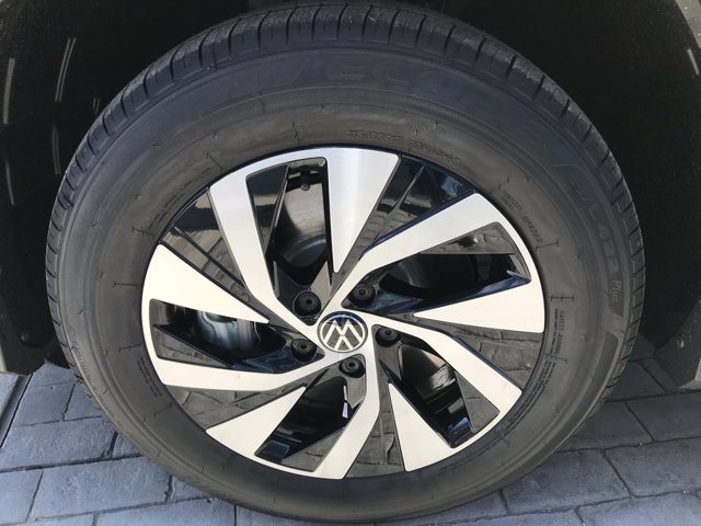 2026 Volkswagen Tiguan S - Photo 10