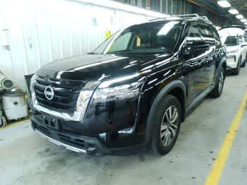 2023 Nissan Pathfinder SL 4WD's photo