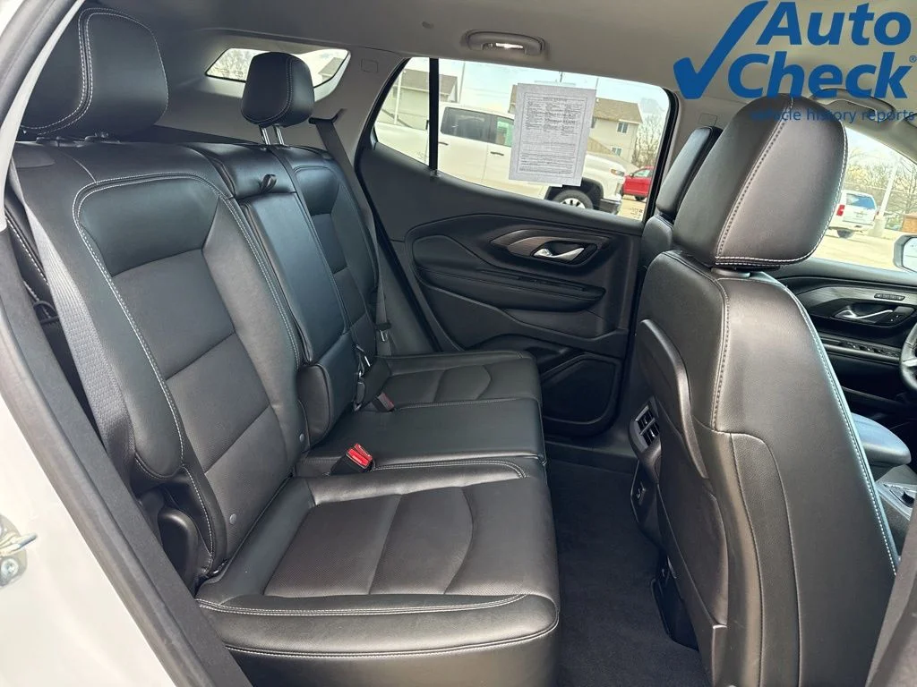 Used 2024 White GMC SLT image 11