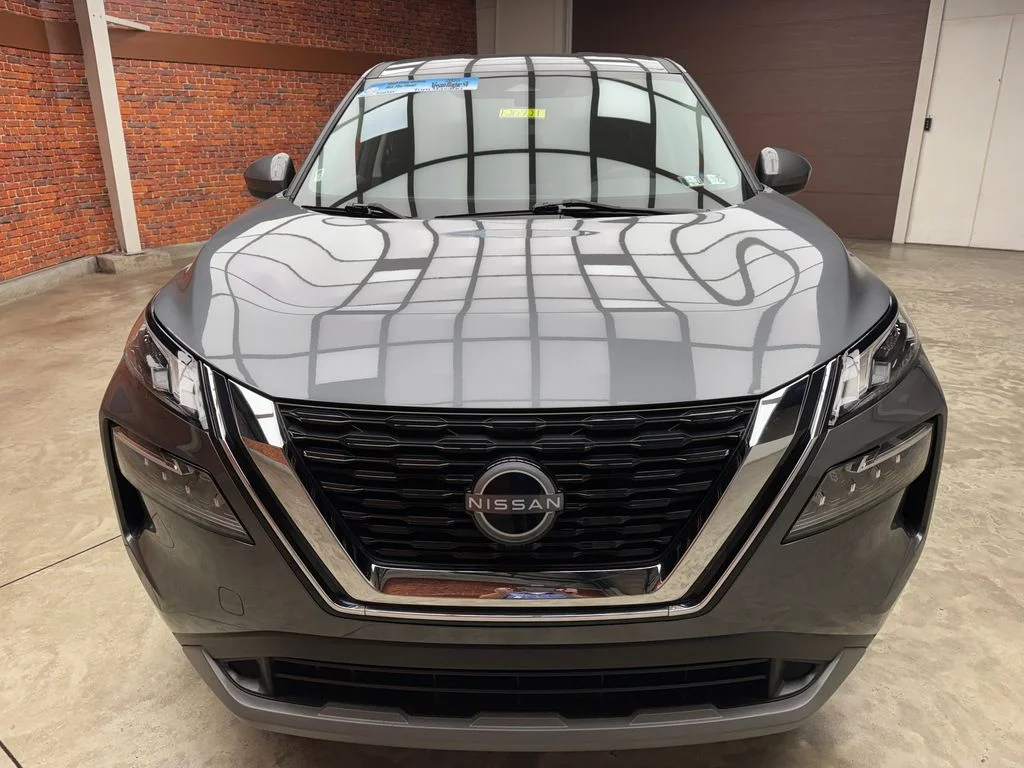 Certified Used 2023 Gun Metallic Nissan SV image 8
