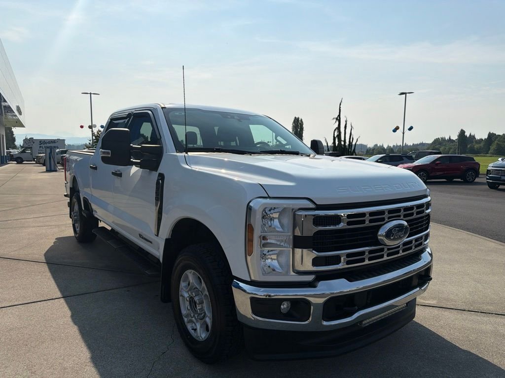 Used 2025  Ford XLT image 8