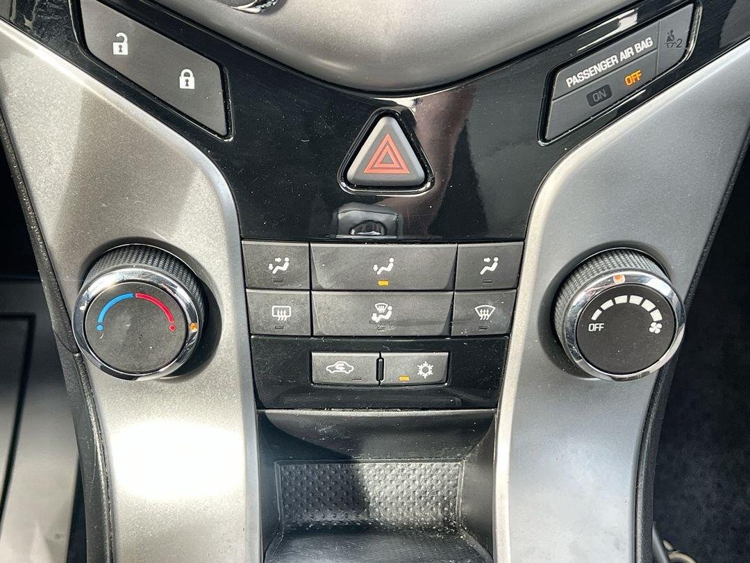 Used 2013 Summit White Chevrolet LS image 19