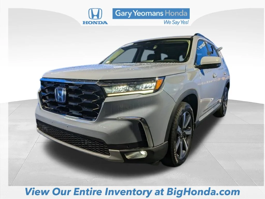 Certified Used 2025 Gray Honda Touring image 11