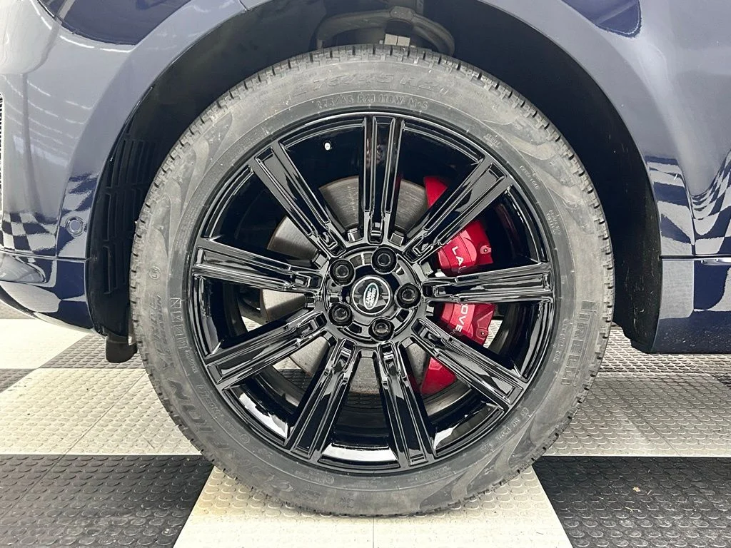 Used 2020 Blue Land Rover HSE Dynamic image 8
