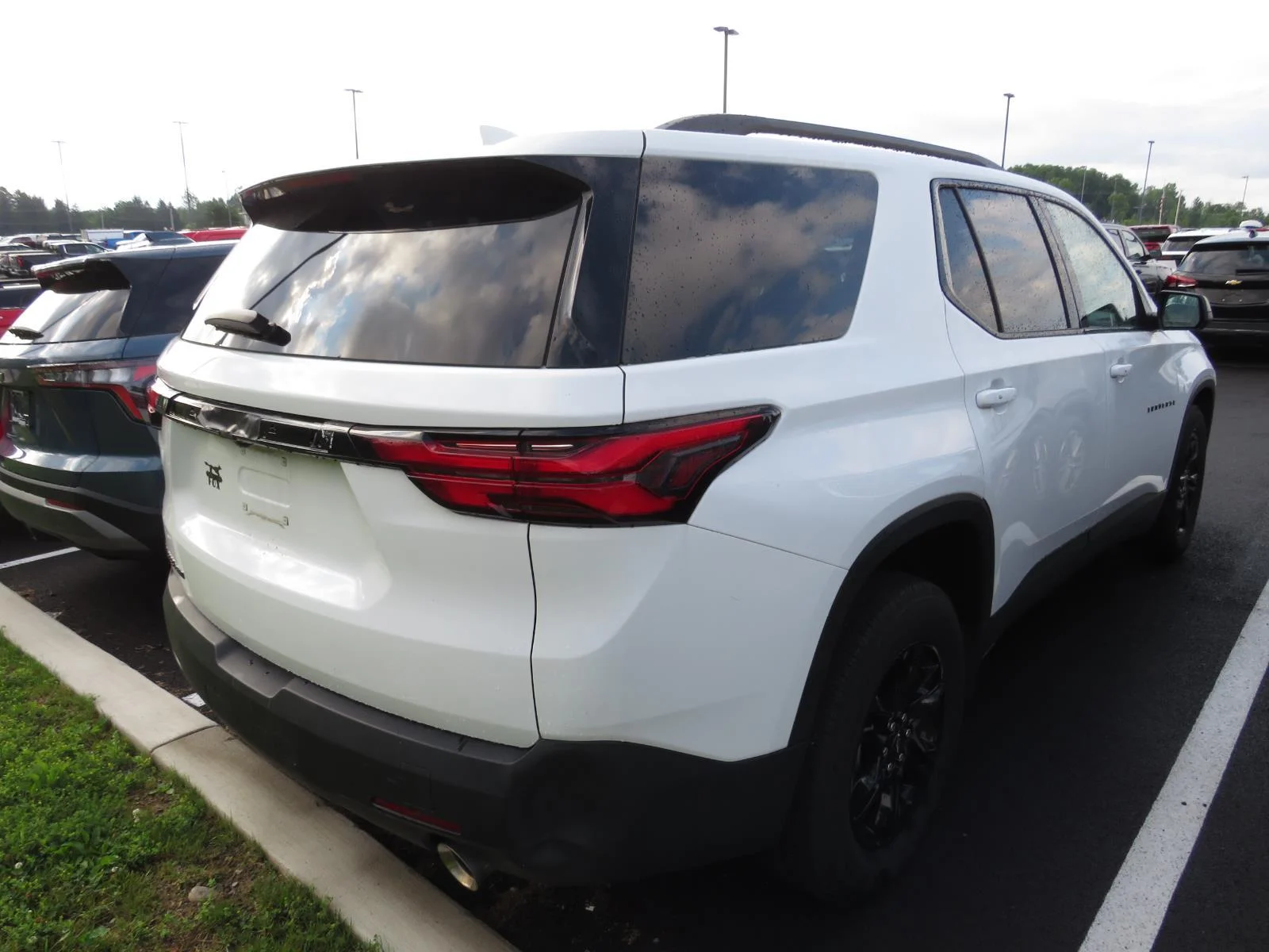 Used 2023 Summit White Chevrolet LS image 9