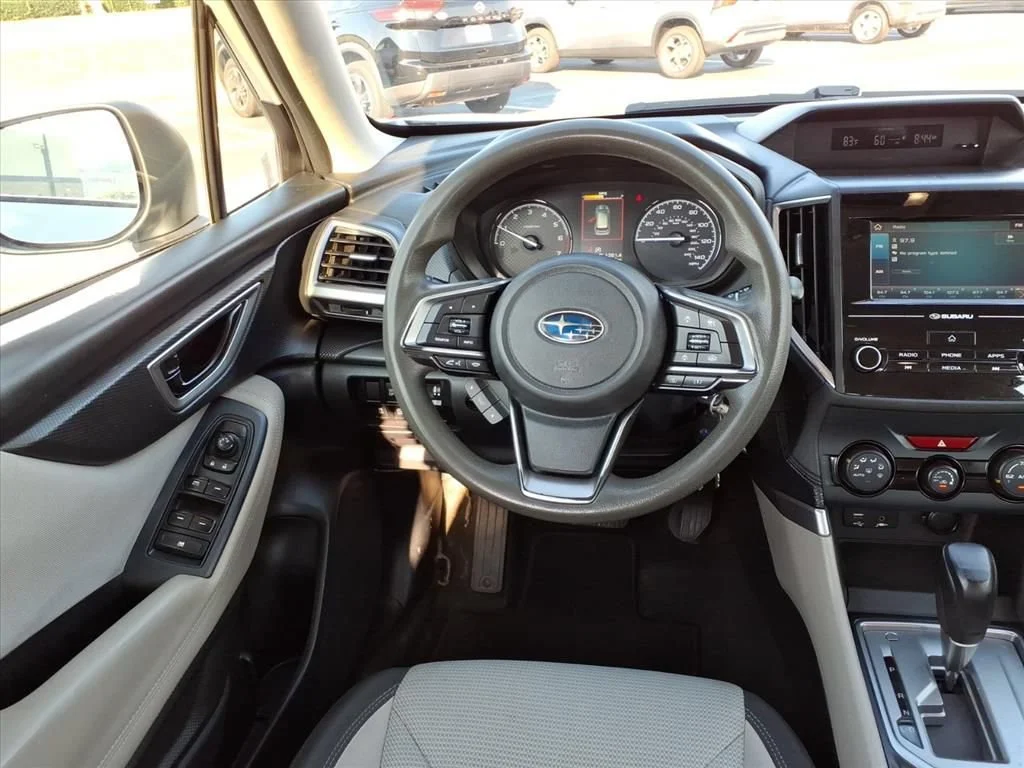 Used 2023 White Subaru  image 25